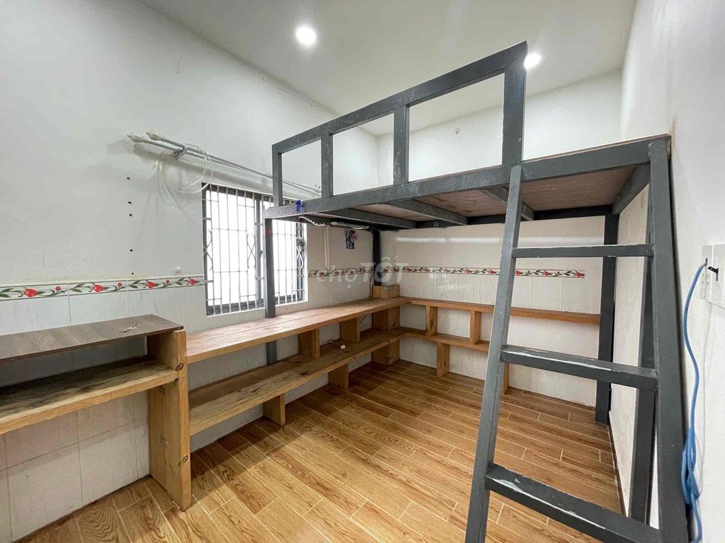 Phòng trọ sinh viên Trần Hưng Đạo Q5 25m² giá 3.8 triệu - Rộng rãi và thoáng mát!