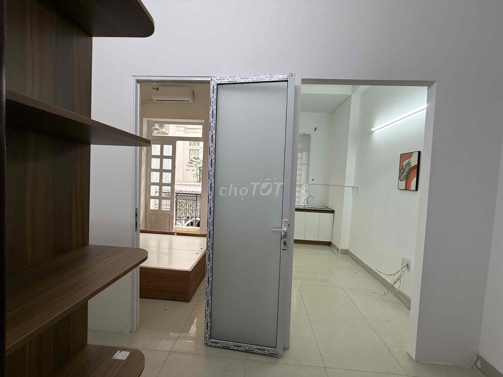 Căn hộ Studio 1PN ban công tách bếp 30m² giá 5.5 triệu - Mới xây gần Gigamall!