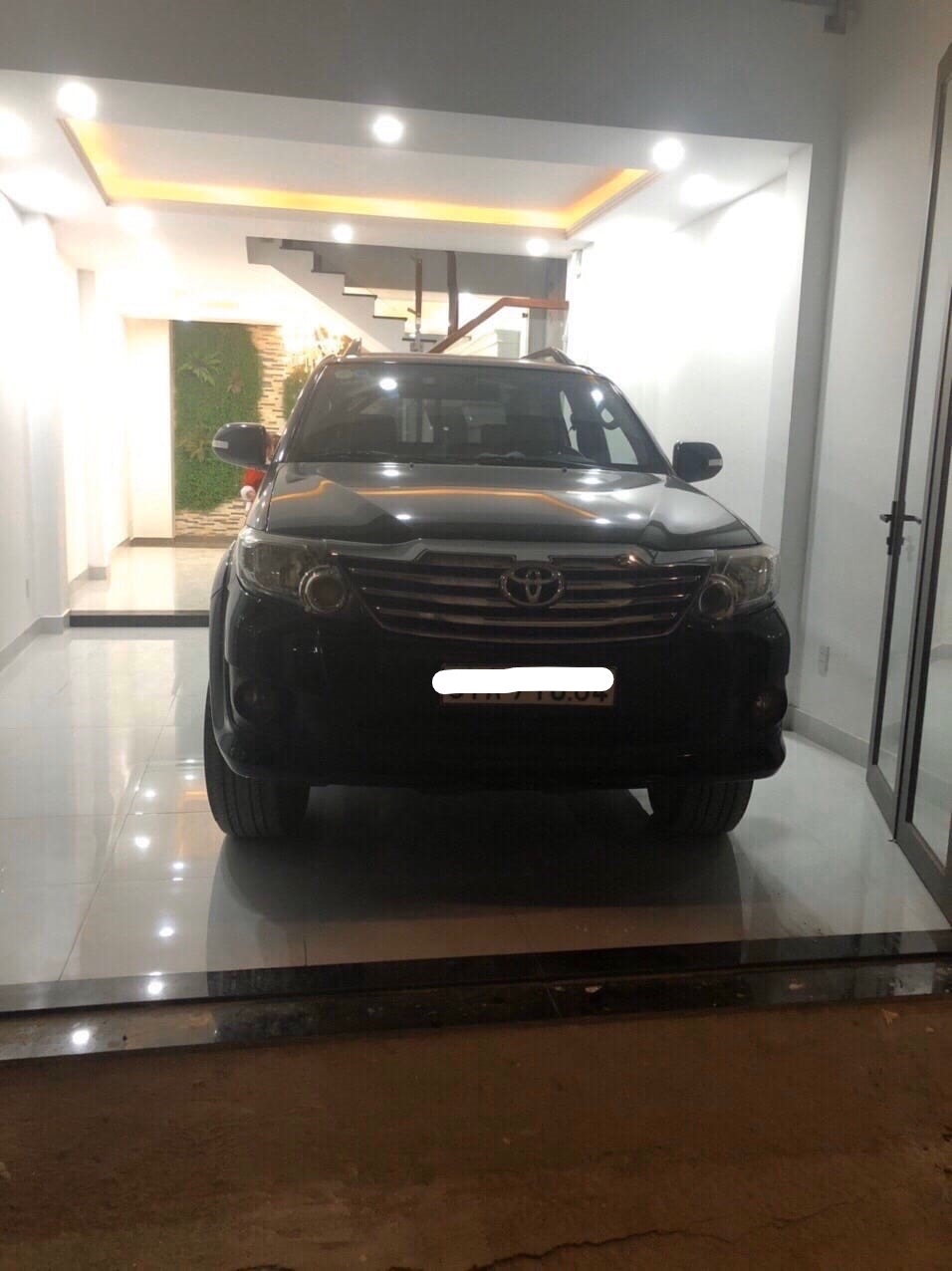 Bán nhà 3 tầng Bế Văn Cấm, Q7, 100m² giá 13,9 tỷ - Vị trí kinh doanh sầm uất!