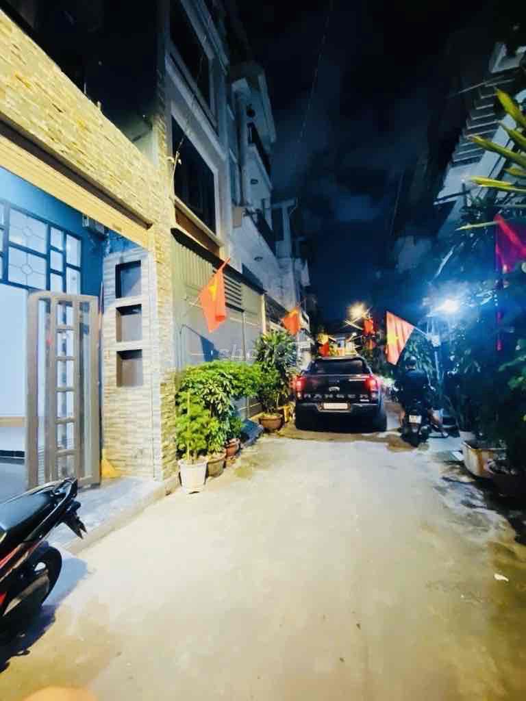 Nhà Đẹp HXH 2 Lầu 3 Phòng Ngủ 32m² giá 7.8 tỷ - An ninh yên tĩnh, gần cầu Đỏ