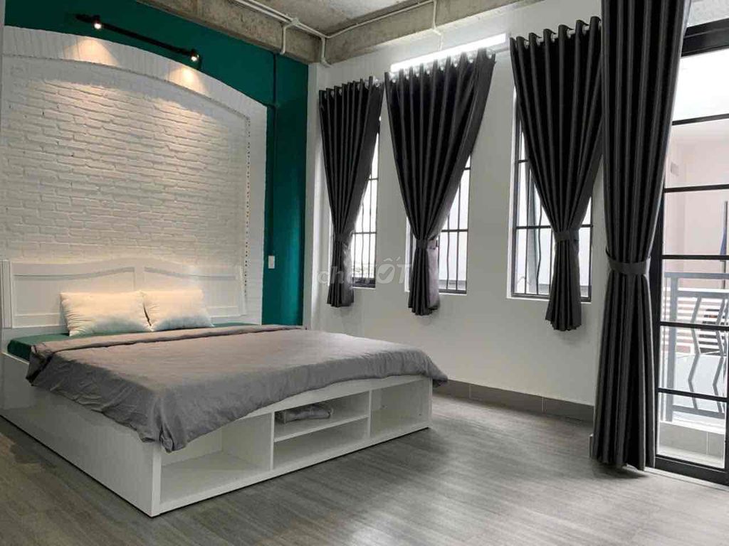 Căn hộ 1PN ban công mới 100% tại Quận 10 - Đầy đủ nội thất chỉ 8.3 triệu