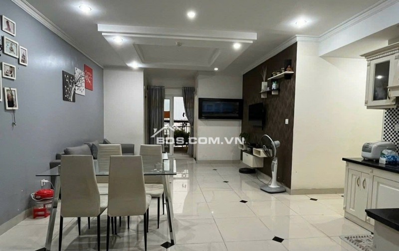 Căn hộ Screc Tower, Quận 3, 100m² giá 15.5 triệu - Căn góc thoáng đãng, nhận nhà ngay!