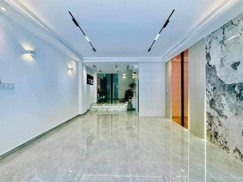 Nhà phố Xuân La, Tây Hồ 55m² giá 15 tỷ - Thang máy, ô tô vào tận nhà!