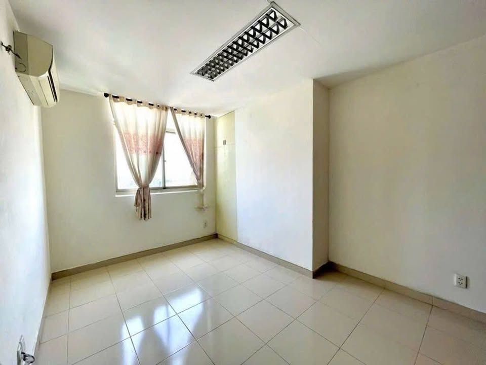 Chung cư Screc Tower Quận 3 98m² giá 16 triệu - Nội thất đầy đủ, thoáng mát!