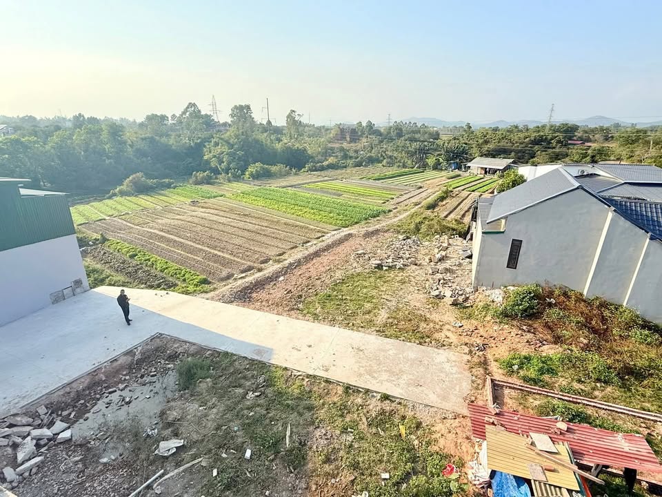 Đất nền Khu Hồng Phong, Móng Cái 96m² giá 1 tỷ - Vị trí đắc địa, đông dân cư!