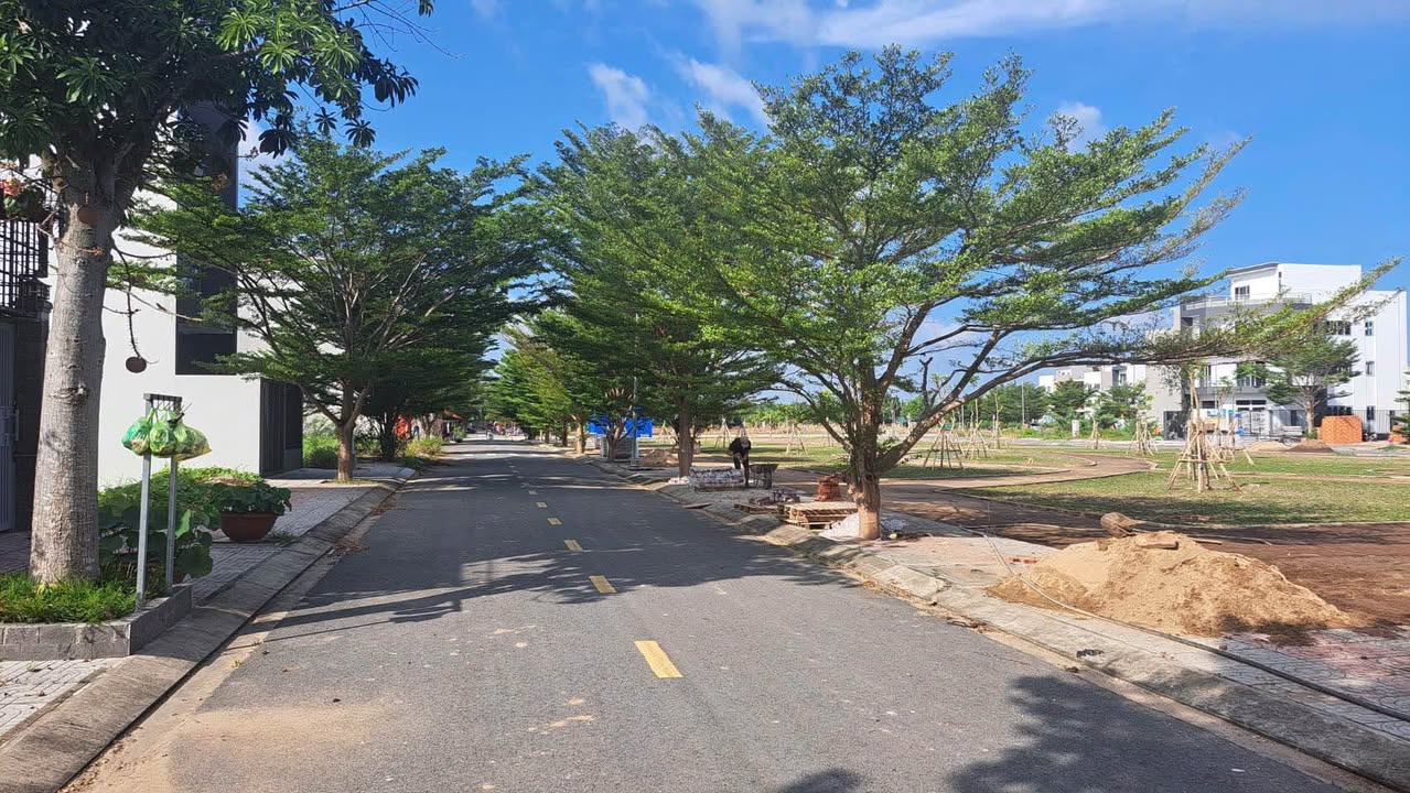 Đất nền KDC Thanh Nhựt, Phường Bình Thuận, Quận 7, 108m² - Mặt tiền đường xe hơi, giá chỉ 6.048 tỷ!