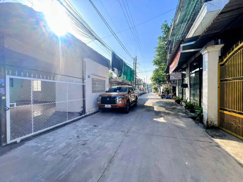 Bán nhà thổ cư 3 mặt tiền KP2 Trảng Dài 90m² - Vị trí đắc địa sát trạm y tế!