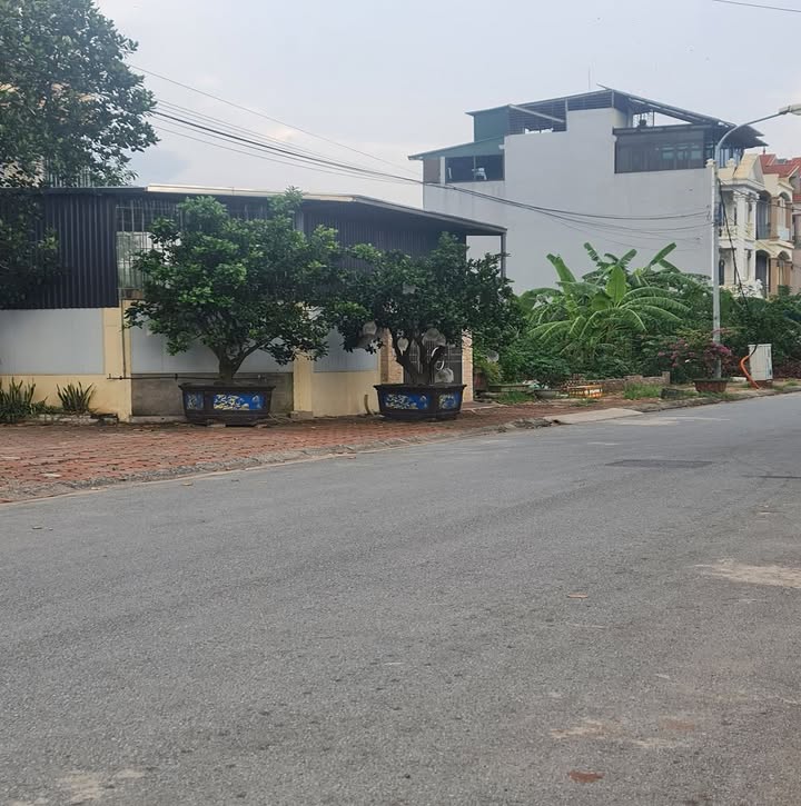 Đất nền xã Gia Lâm, Hà Nội 222m² - Mặt tiền rộng, ô tô vào tận nhà!