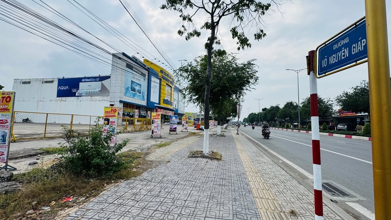 Đất nền 302m² Phường Bến Tre giá chỉ 1.8 tỷ - Tiềm năng đầu tư cực tốt!