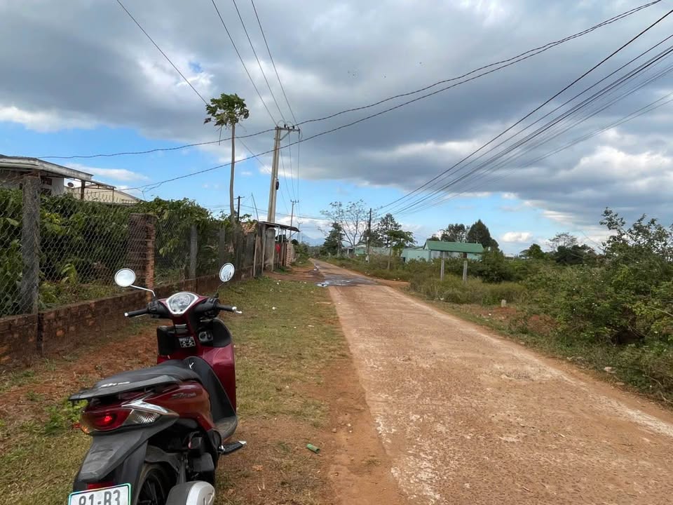 Đất nền liền kề hẻm Trương Định, Pleiku 215m² chỉ từ 300 triệu - Sổ hồng chính chủ!