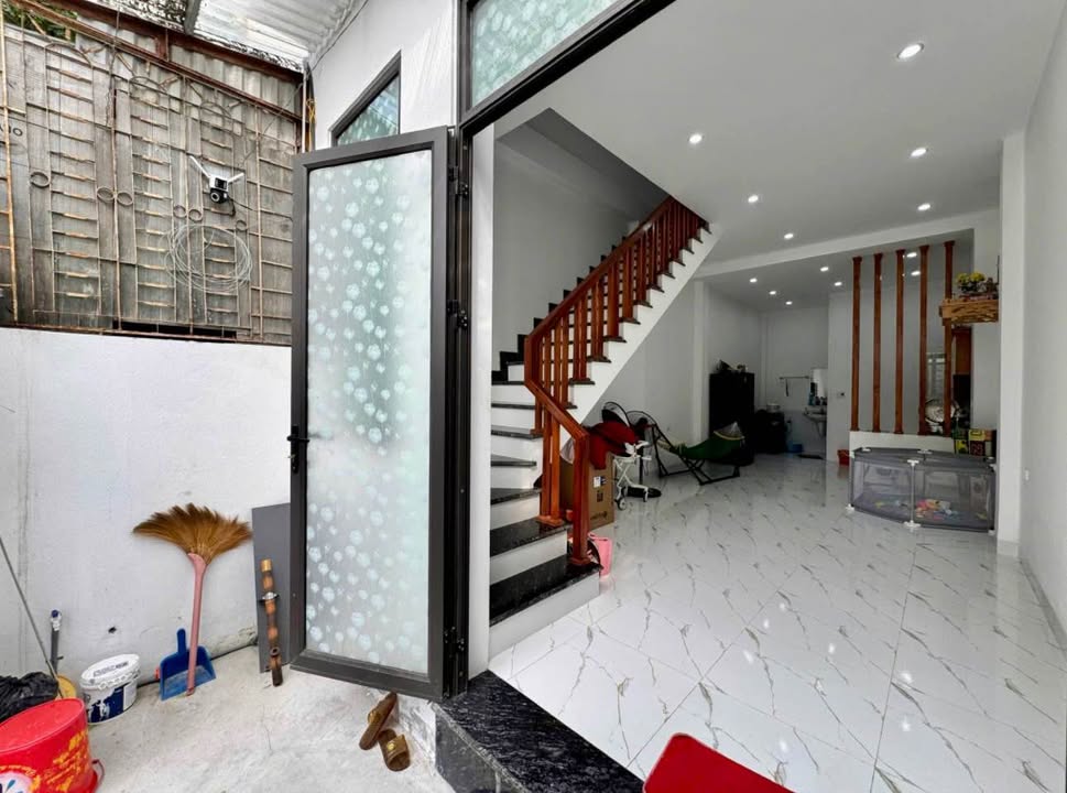 Nhà 2 tầng Đỗ Hành, Đông Ninh 40.5m² giá 2 tỷ - Khu dân cư an ninh tốt!