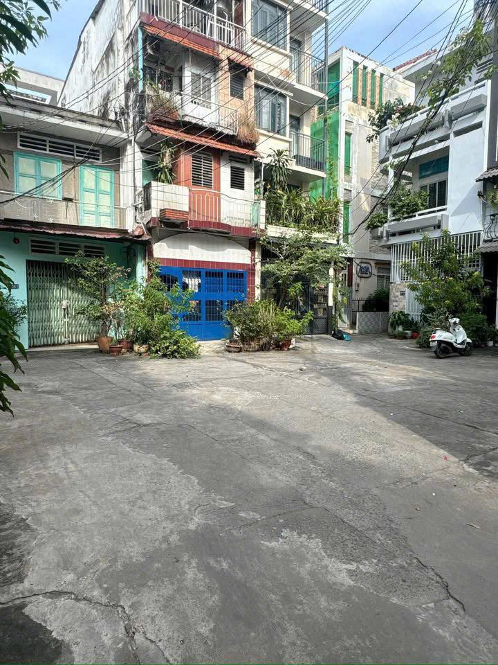 Nhà phố 44m² tại Quận Phú Nhuận giá 13 tỷ - Sát mặt tiền, hẻm 7 chỗ