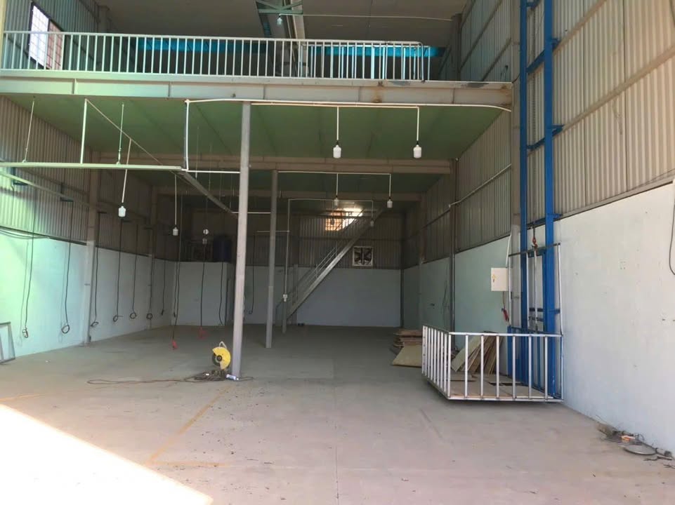 Cho thuê kho xưởng 240m² Thạnh Lộc Quận 12 giá 20 triệu - Hoạt động ngay!