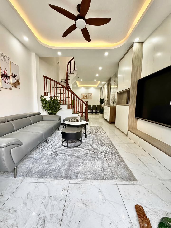 Nhà 3 tầng 42m² ở Quận Hà Đông giá 4.38 tỷ - Cơ hội đầu tư hấp dẫn!