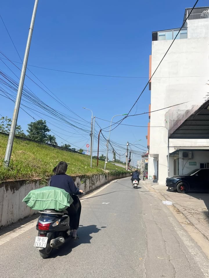 Lô đất mặt phố Bát Khối - Long Biên 568m² giá 43.8 tỷ - View sông Hồng tuyệt đẹp!