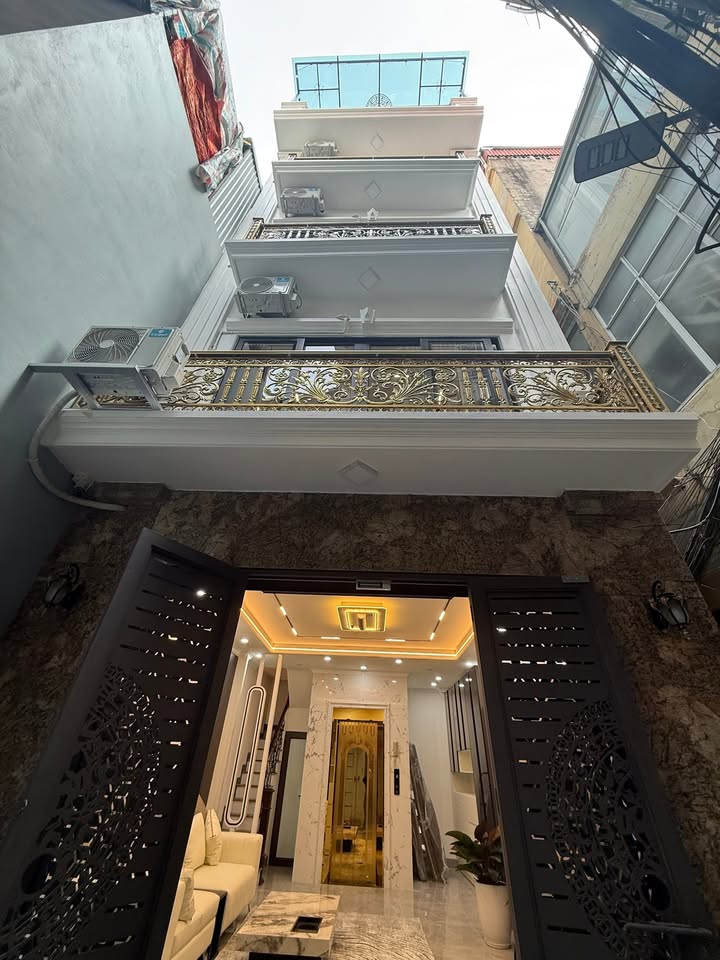 Nhà 6 tầng thang máy Võ Thị Sáu 42m² giá 13 tỷ - Tiện ích đỉnh cao ngay công viên!