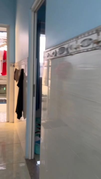 Nhà phố Hóc Môn 99m² giá 4.75 tỷ - Sổ hồng riêng, khu dân cư đông đúc!