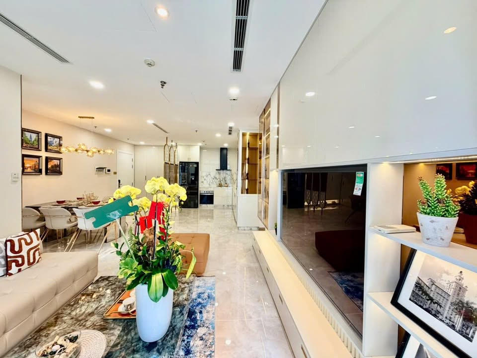 Căn hộ Vinhome Central Park 139m² giá 22 tỷ - Đầy đủ nội thất sang trọng!