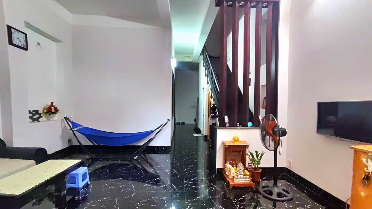 Nhà 4 tầng Hoàng Văn Thụ, Nha Trang 80m² giá 6.4 tỷ - Vị trí thuận lợi, tiện ích đầy đủ!