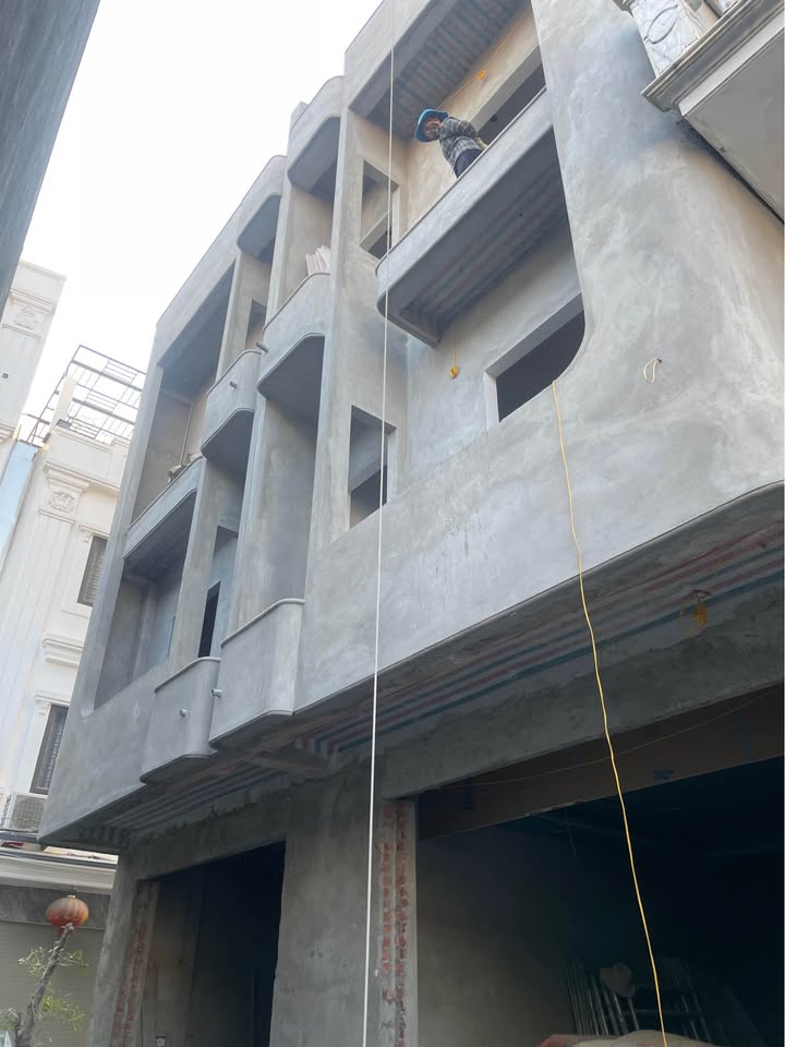 Nhà 4 tầng độc lập tại Chợ Hàng-Hồ Sen, 65m² giá chỉ 5.3 tỷ - Sẵn sàng vào ở!