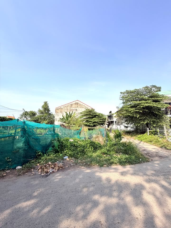 Đất nền Vinhomes Long Thạnh Mỹ, Quận 9 - 90m² giá 5.6 tỷ - Lô góc 2 mặt hẻm xe hơi!