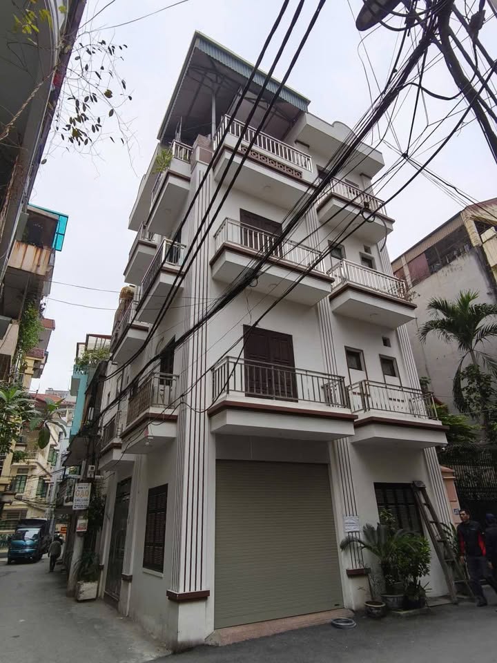 Nhà riêng Ngã Tư Sở 50m² giá 12 tỷ - Lô góc thông ô tô, gần Royal City!