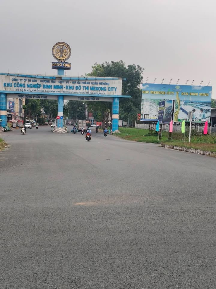 Nhà trệt lửng KCN Hoàng Quân, 100m² giá 1.45 tỷ - Tiện ích đi lại thuận lợi!