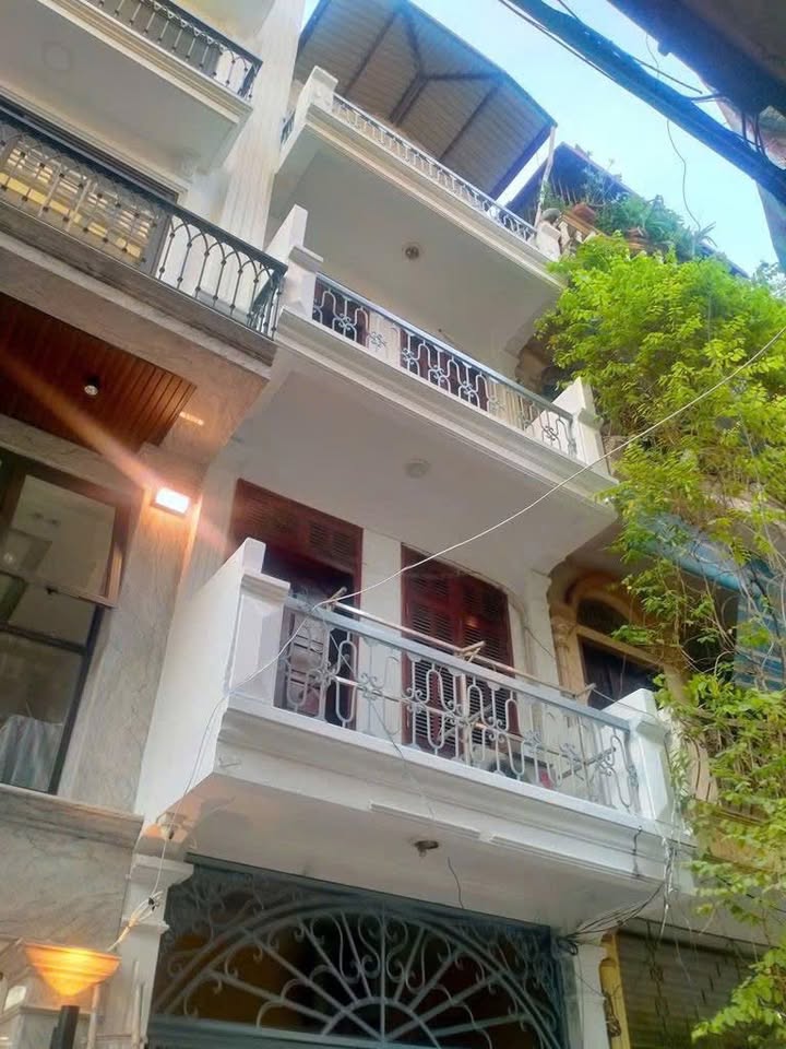 Nhà phố cho thuê Hoàng Quốc Việt 50m² giá 17 triệu - Thiết kế hiện đại, thuận tiện kinh doanh