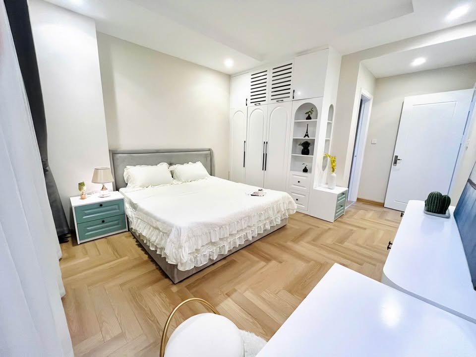 Căn hộ Times City 75m² giá 13.8 triệu - Vào ở ngay, sạch sẽ, đẹp không tì vết!