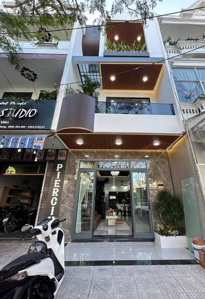 Nhà mặt tiền Hồ Tùng Mậu, 250m² giá 12.9 tỷ - Đầu tư sinh lời hiếm có!