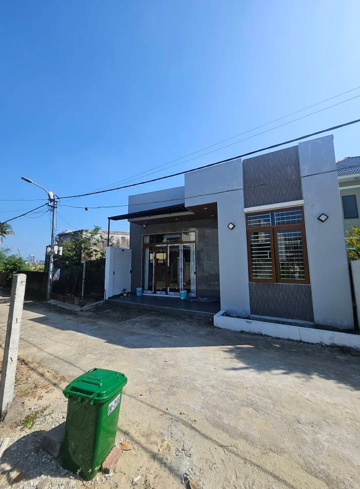 Nhà bán kiệt Ô tô Bình Kỳ 122m² giá 2.8 tỷ - Hướng chính Đông, vị trí thuận lợi!