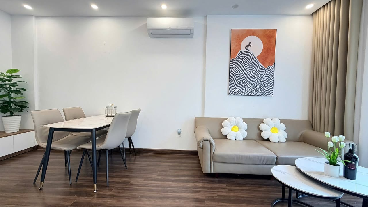 Căn hộ Hoàng Huy Commerce 52.7m² giá 2.37 tỷ - View bể bơi vô cực đẹp mắt!