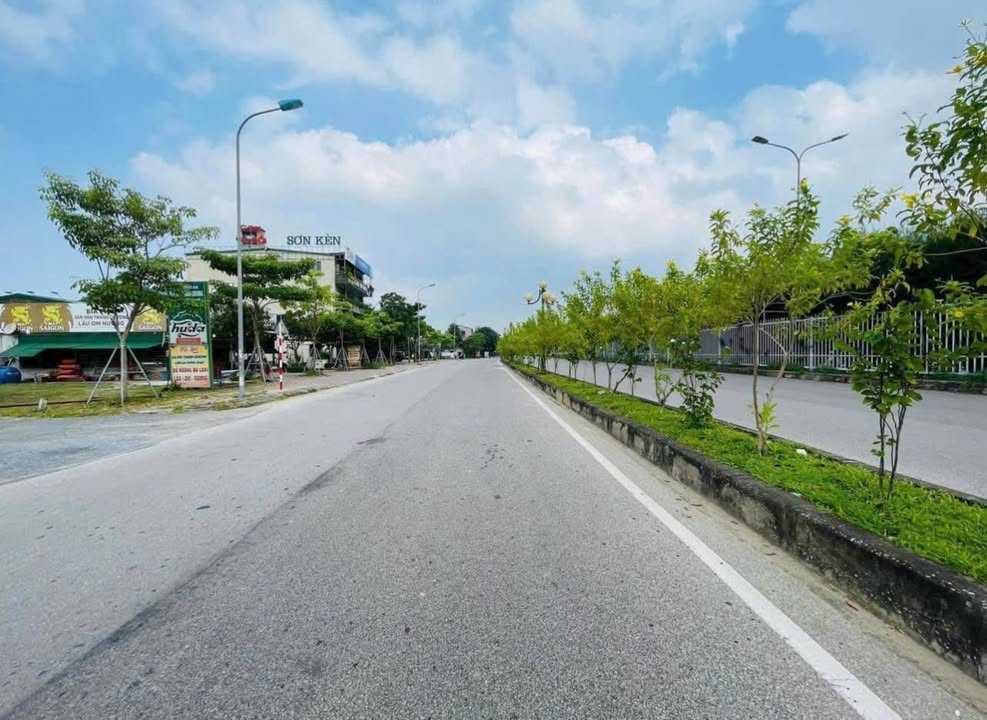 Cho thuê đất mặt tiền đường 32, TP Vinh 254m² - Vị trí đắc địa gần sân bay!