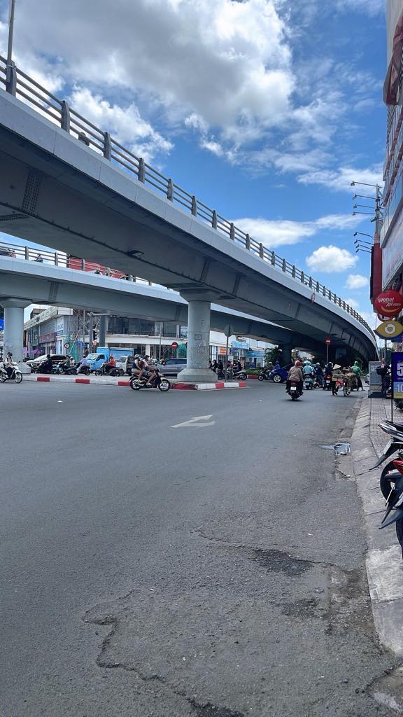 Nhà mặt tiền kinh doanh tại Ngã 5 Chuồng Chó, Gò Vấp, 90m² giá 11.9 tỷ - Đầu tư sinh lời ngay!