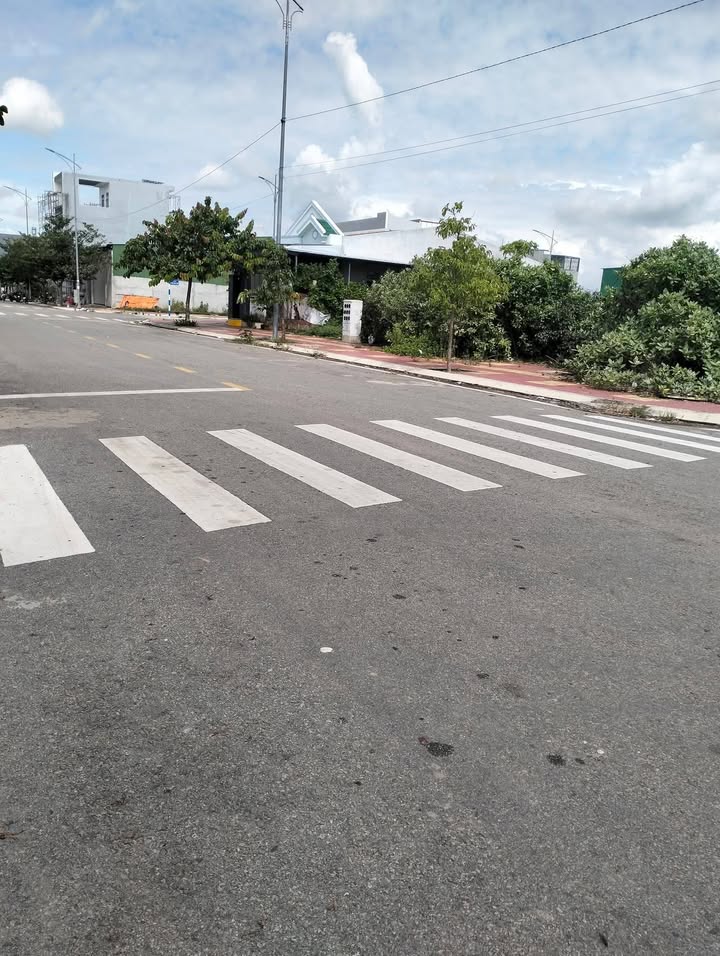 Đất nền khu tái định cư Phan Đăng Lưu, Ninh Thuận 117m² - Mặt tiền rộng, hướng Tây!