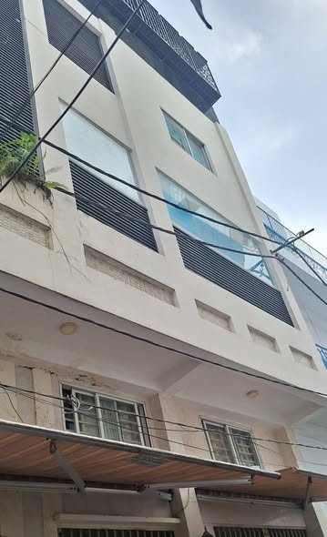 Nhà phố Quận 10 100m² giá 8.2 tỷ - Kinh doanh sinh lời ổn định!