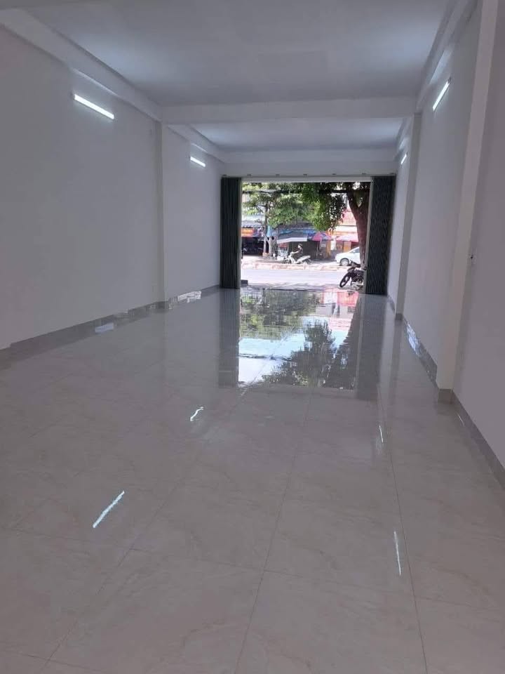 Nhà cấp 4 cho thuê tại Hòa Xuân 100m² giá 10 triệu - Phù hợp cho ở và văn phòng!