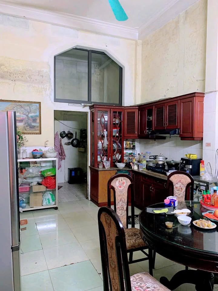 Nhà 2 Tầng 1 Tum tại Đường Phạm Hồng Thái, Lào Cai - Nở hậu, hướng Đông Bắc, chỉ 4.32 tỷ!