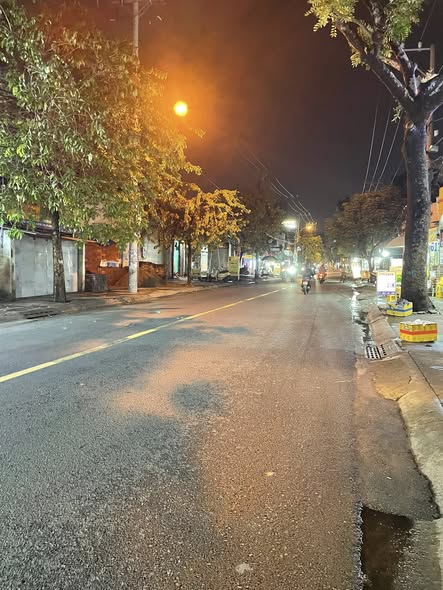 Nhà mặt tiền Tỉnh Lộ 10, Bình Trị Đông, 90m² giá 18 tỷ - Tiện kinh doanh ngay!