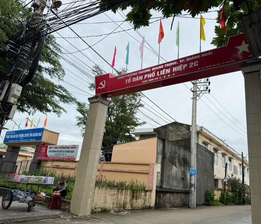 Lô đất mặt tiền hẻm Nguyễn Văn Linh, Quảng Ngãi 100m² giá 1.8 tỷ - Đầu tư lý tưởng với vị trí an ninh!