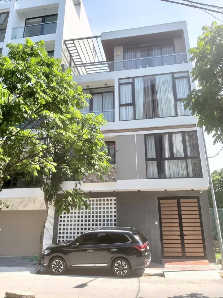 Nhà 5 tầng thang máy Phường Việt Hưng 90m² giá 2x tỷ - Kinh doanh văn phòng thuận lợi!