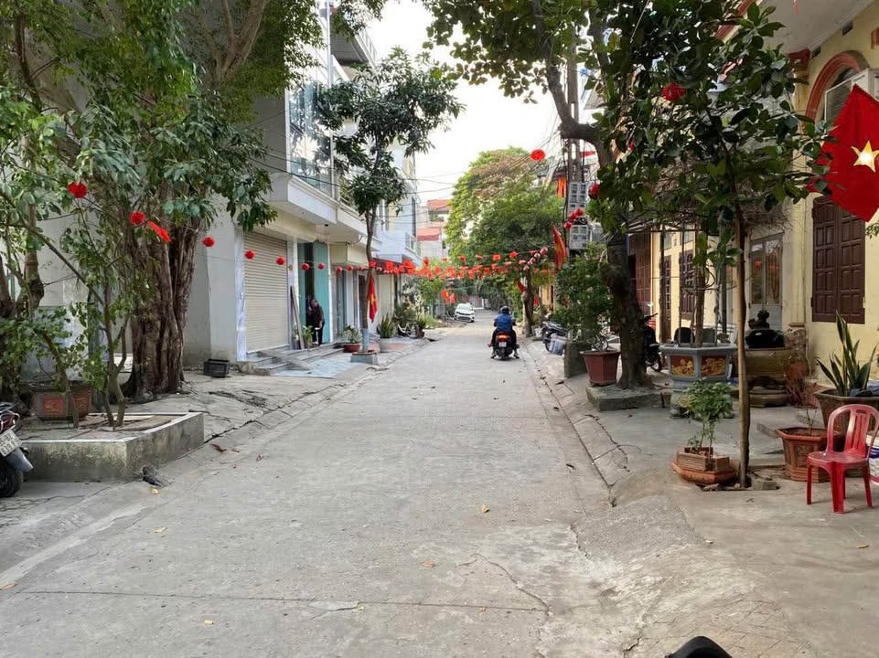 Nhà cấp 4 tại Ngõ 1 Hoàng Diệu, 54m² giá chỉ 3 tỷ - Cơ hội đầu tư hấp dẫn!