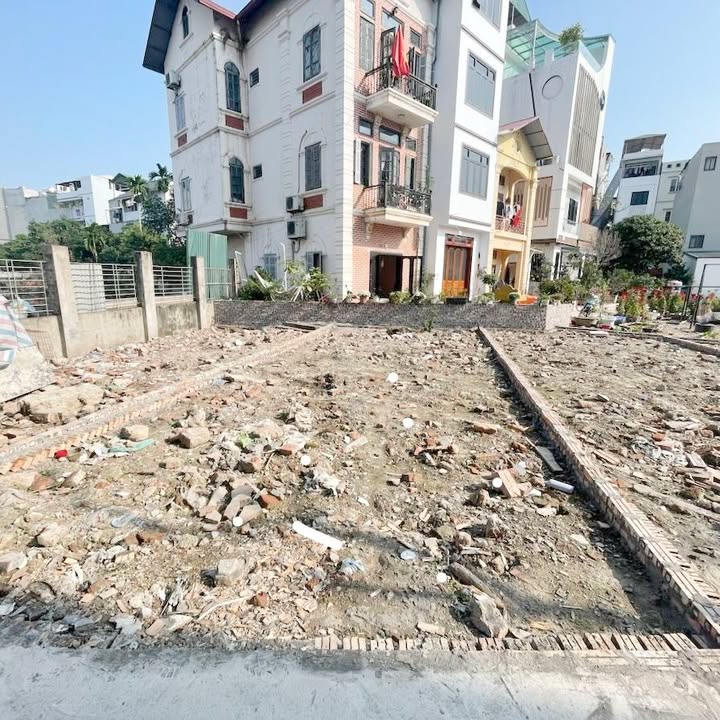 Đất Ngọc Thụy 54m² giá 8.5 tỷ - Gần Hồ Gươm, ô tô đỗ cổng!