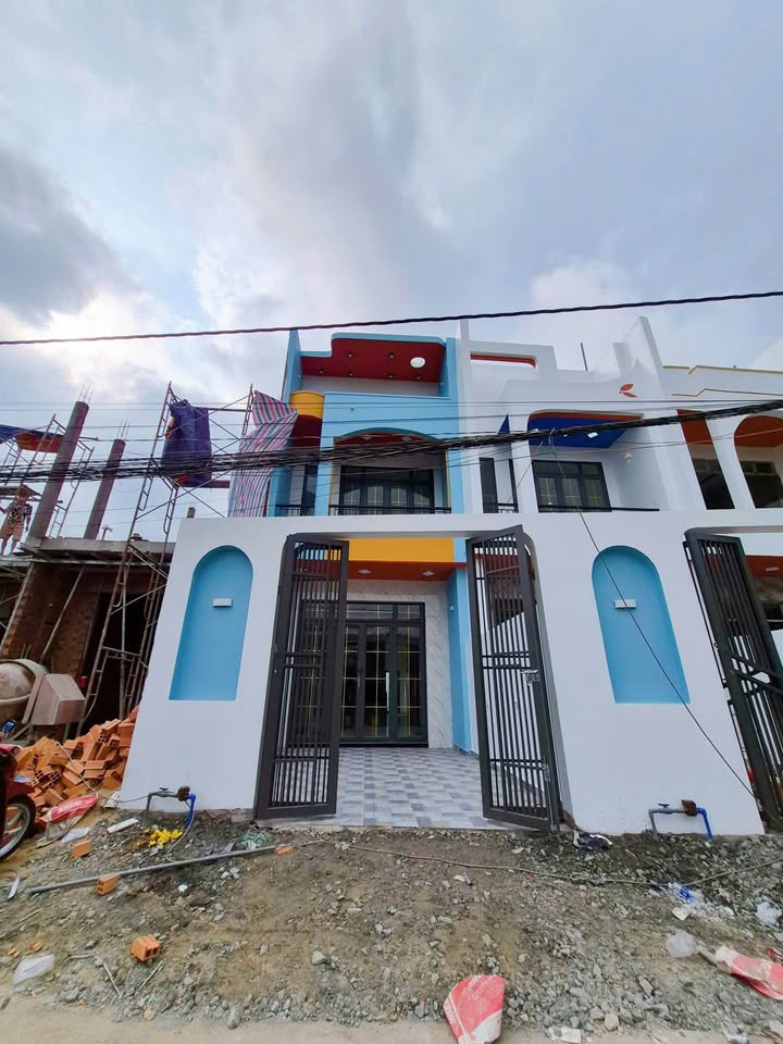 Nhà phố Long Hòa, Cần Đước 103m² giá 2.38 tỷ - Thiết kế thoáng đẹp, gần TL826 & TL835B!