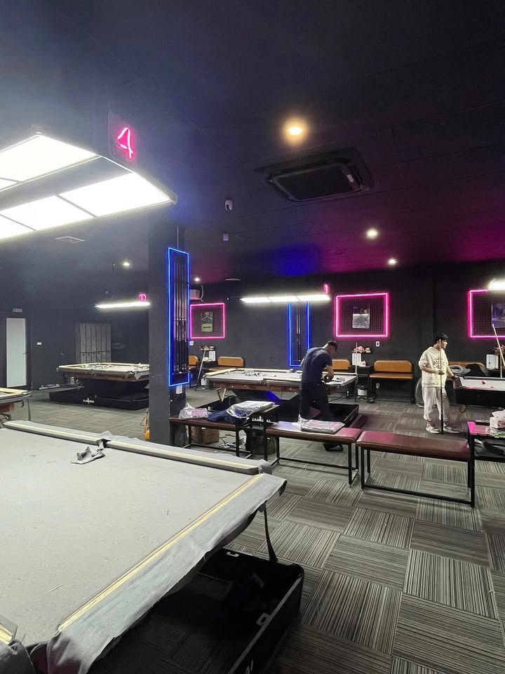 Sang nhượng quán Billiards mặt phố Phúc Diễn, 300m², Giá 1 tỷ - Doanh thu 160-210 triệu/tháng