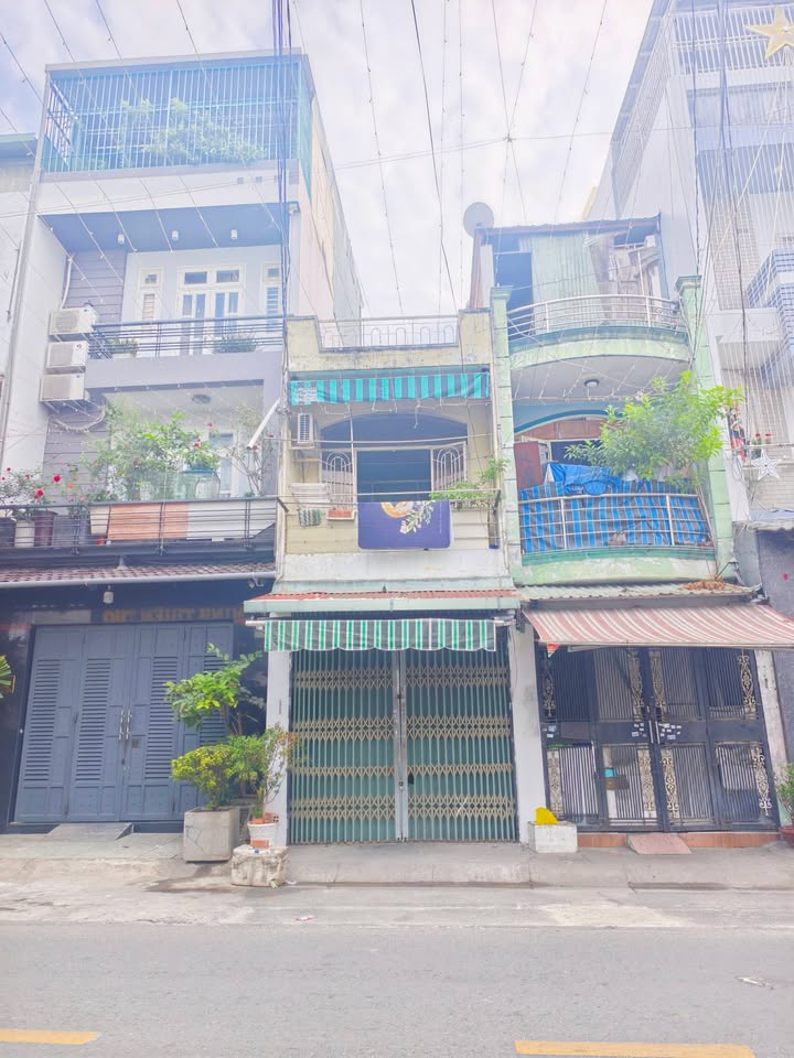 Nhà mặt tiền đường Lê Sát, Tân Phú 39m² giá 6.4 tỷ - Kinh doanh đắc địa!