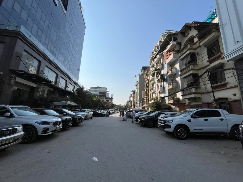 Nhà phố Giang Văn Minh, Ba Đình 90m² giá 47 tỷ - Đường ô tô rộng rãi, thuận tiện giao thông!