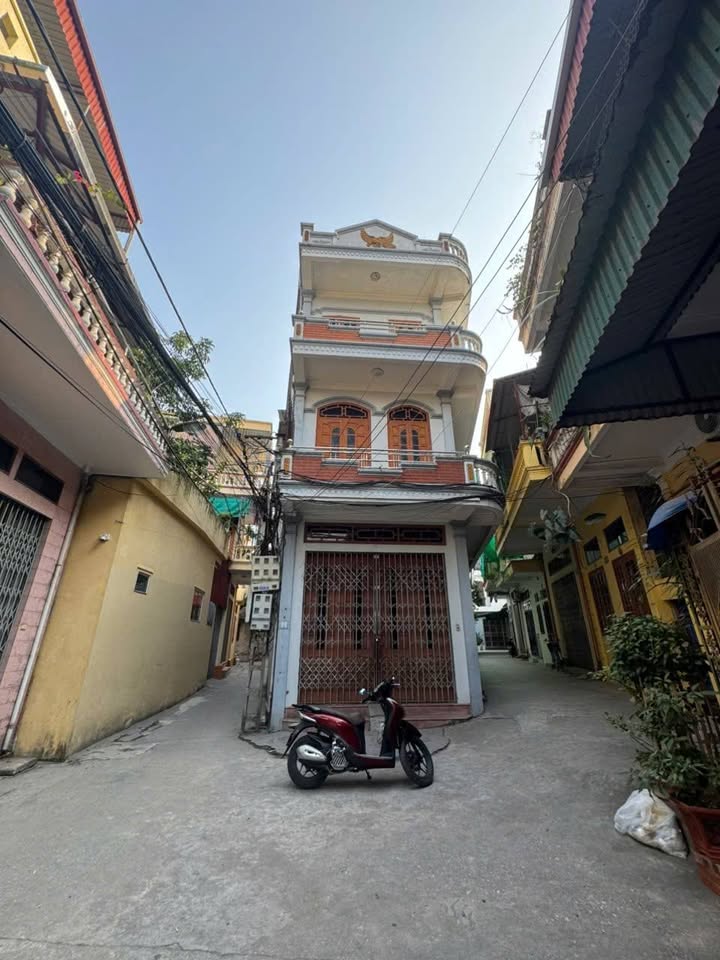 Nhà 3 tầng trung tâm phường Trần Hưng Đạo 50m² giá 2.x tỷ - Không thể bỏ lỡ!