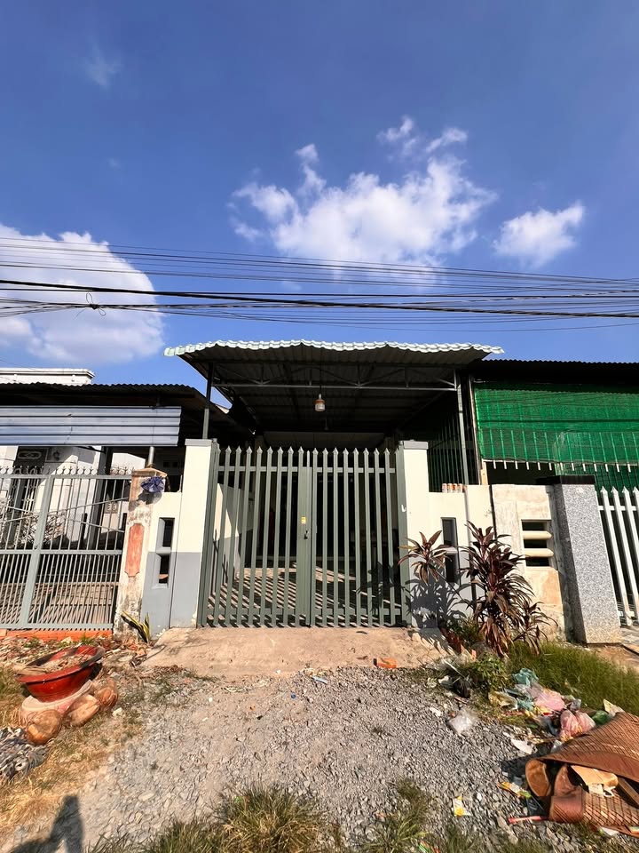 Nhà phường Long Hoa, TX. Hòa Thành 112m² giá 870 triệu - Gần chợ, trường học!