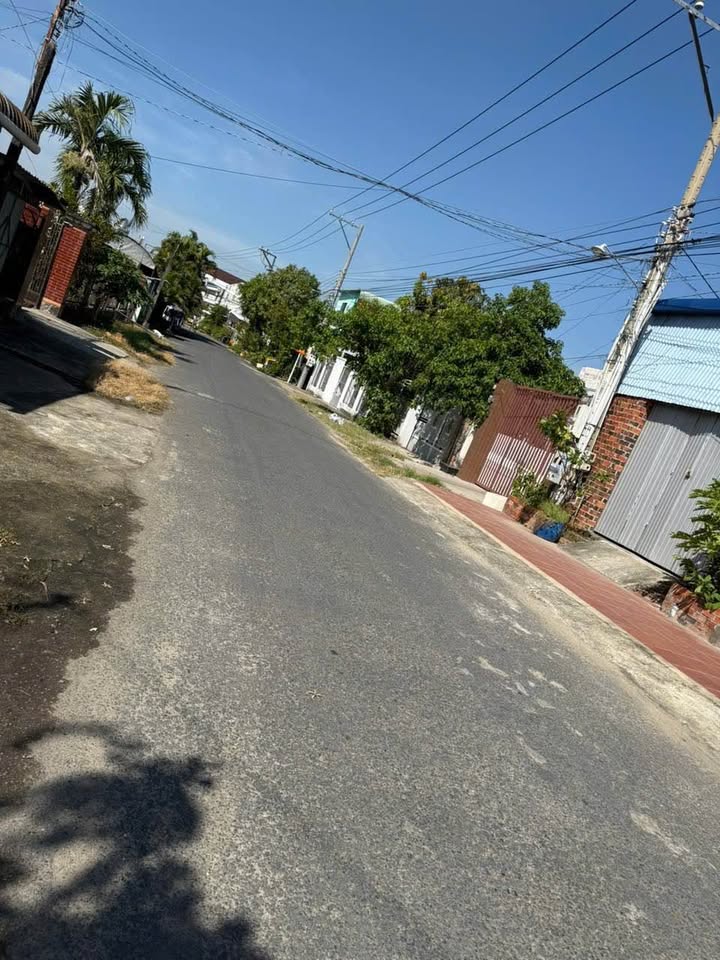 Nhà đất hẻm Châu Văn Liêm, Quận 5, 100m² giá 2.4 tỷ - Phong thủy tốt, vào ở ngay!